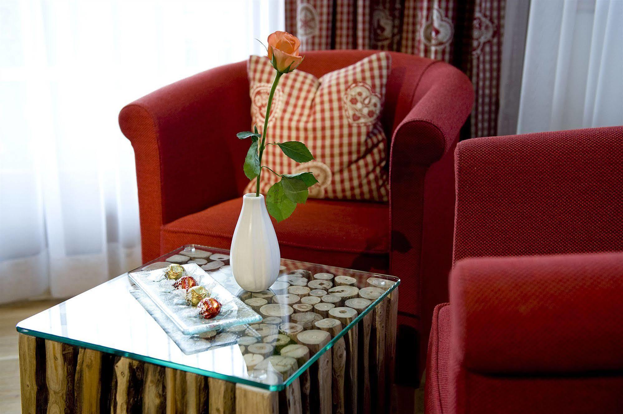 Hotel Alpina Klosters Ngoại thất bức ảnh